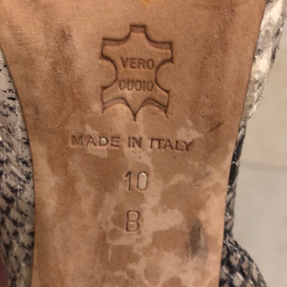 Isaac Mizrahi snake skin heels size 10 - Picture 2 of 3